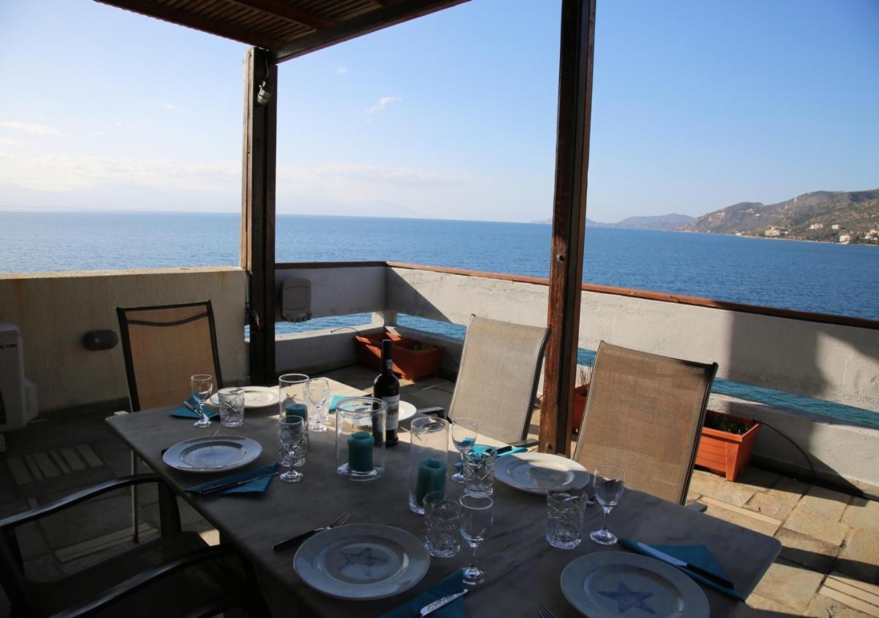 Penthouse -Breathtaking Sea View-Just On The Beach 루트라키 외부 사진